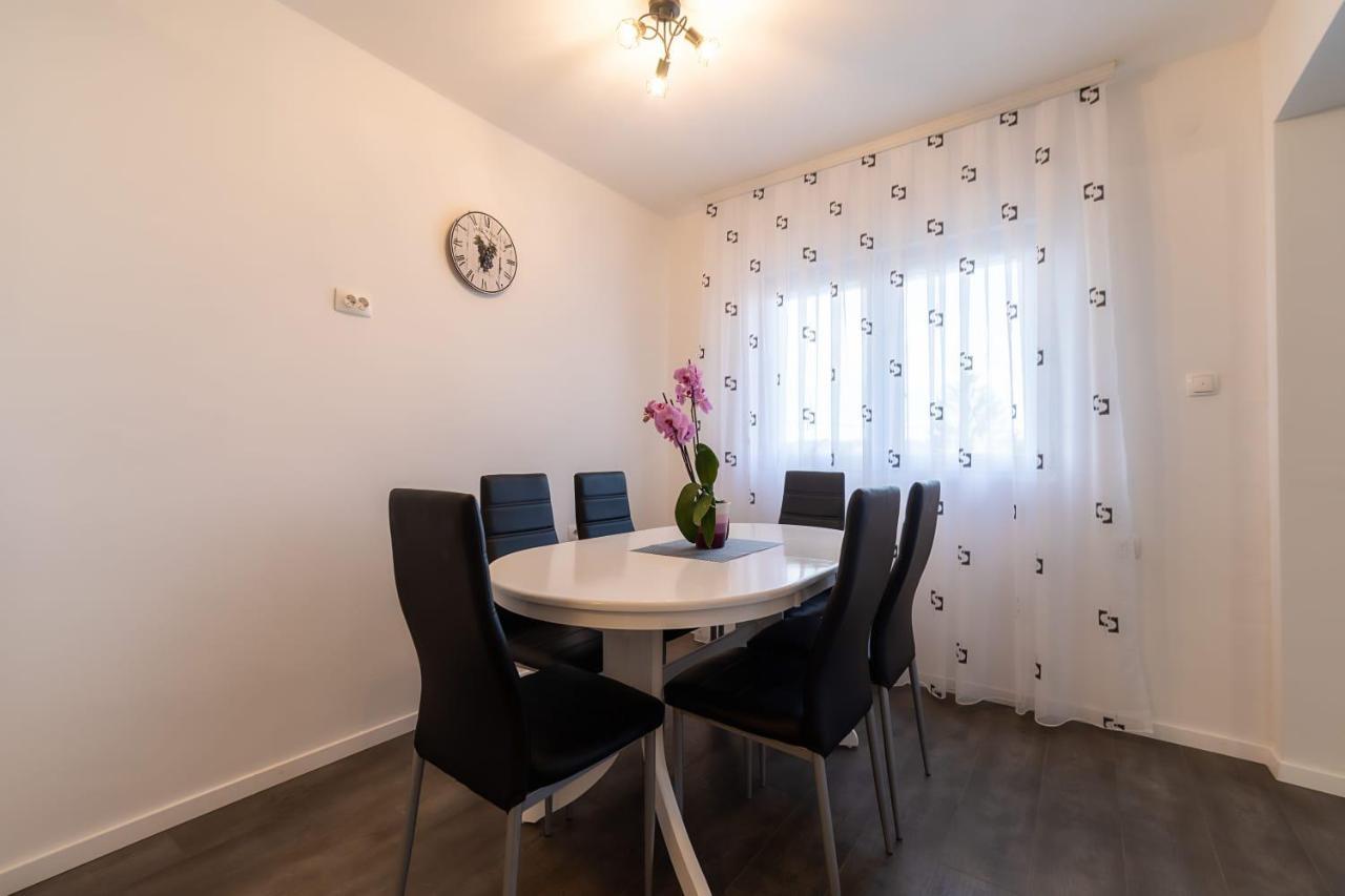 Apartman Melani 슬루니 외부 사진