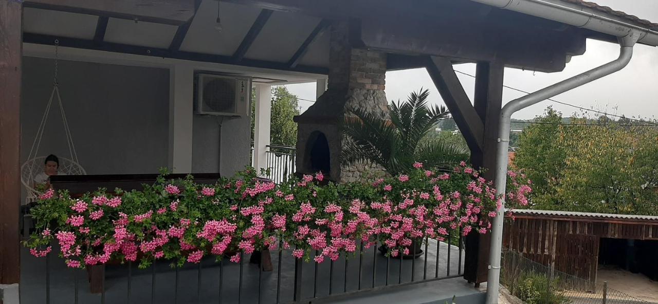 Apartman Melani 슬루니 외부 사진